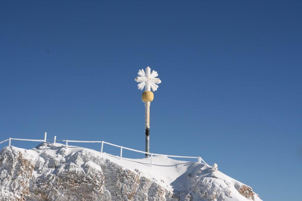 Hotel Roter Hahn - Bed & Breakfast Garmisch-Partenkirchen Exterior photo